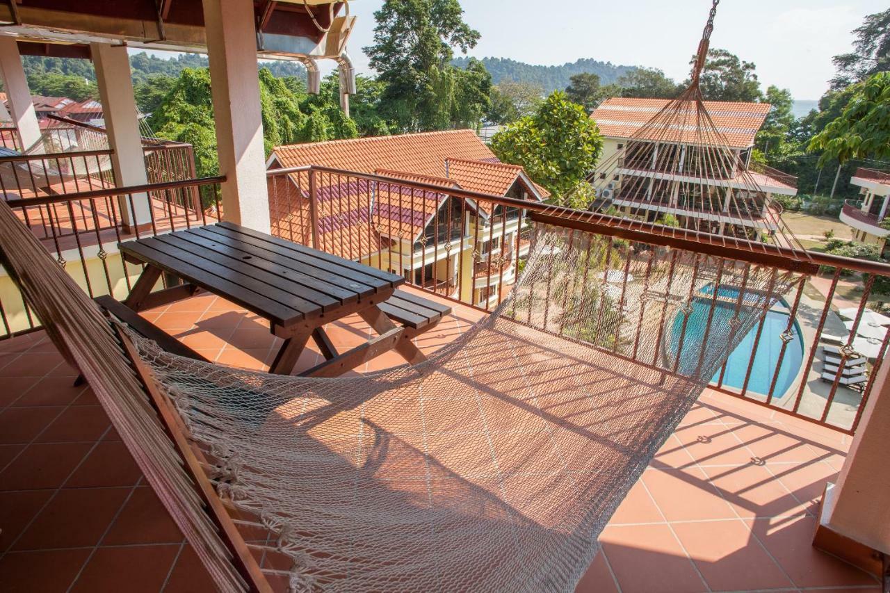 Anjungan Beach Resort Кампунг Телук Нипа Екстериор снимка