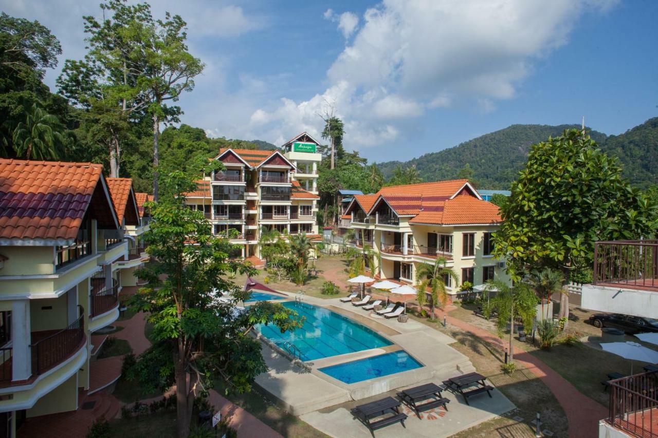 Anjungan Beach Resort Кампунг Телук Нипа Екстериор снимка