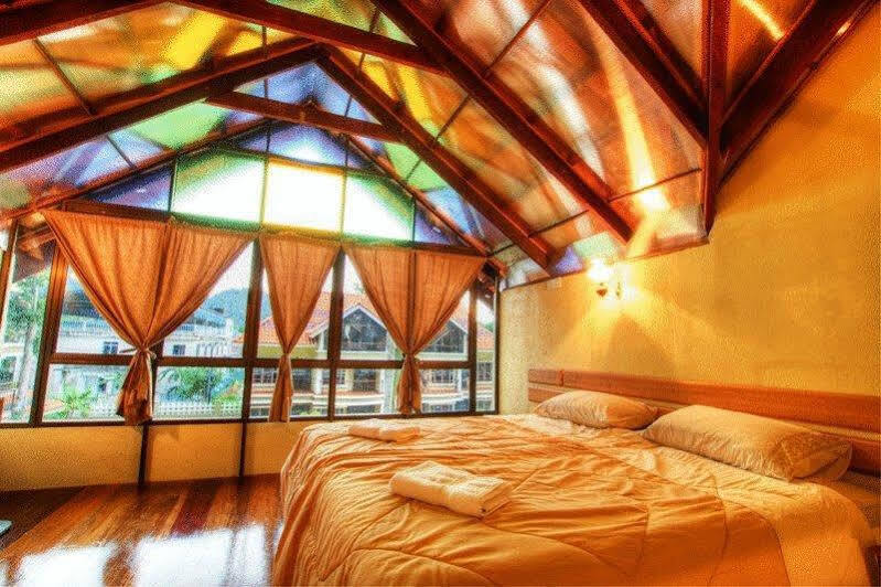 Anjungan Beach Resort Кампунг Телук Нипа Екстериор снимка
