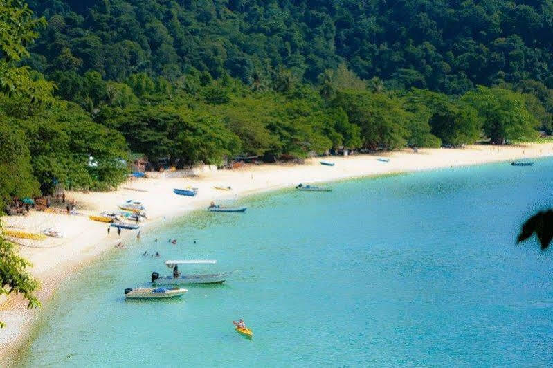 Anjungan Beach Resort Кампунг Телук Нипа Екстериор снимка